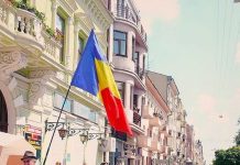 La mulţi ani români de pretutindeni! LA MULŢI ANI DIN CERNĂUŢI!